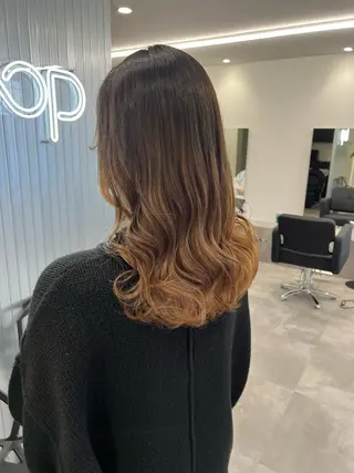 セミロング カラー LOOP REMIのヘアスタイル