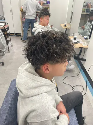 メンズ ブリーチ守口 rikiyanのヘアスタイル
