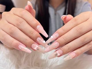 ネイル T.Lee Nail Lilyのネイルデザイン
