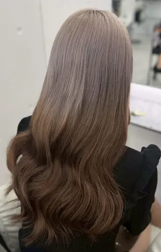 ロング Rover 名古屋のヘアスタイル