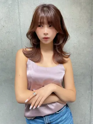 セミロング レイヤーカット 小山 悠のヘアスタイル