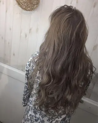 ロング カラー Loob.TOKYO MIYA🌈のヘアスタイル
