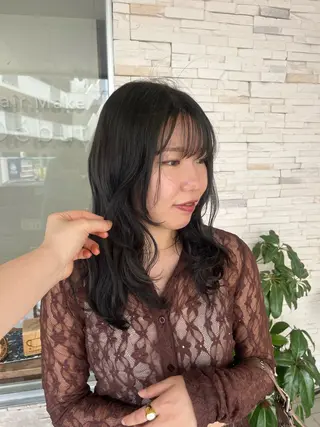 ミディアム 喜屋武 美月のヘアスタイル