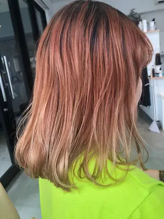 ミディアム カラー 林 梓のヘアスタイル