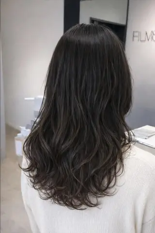 セミロング パーマ レイヤー/パーマ 透明感カラー倉持弘人のヘアスタイル