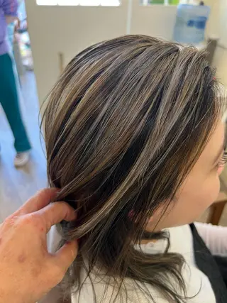 ミディアム カラー 鶴見 和美のヘアスタイル