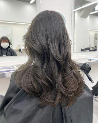 セミロング ナチュラルカラー／ 上野🩰🤍BABYのヘアスタイル