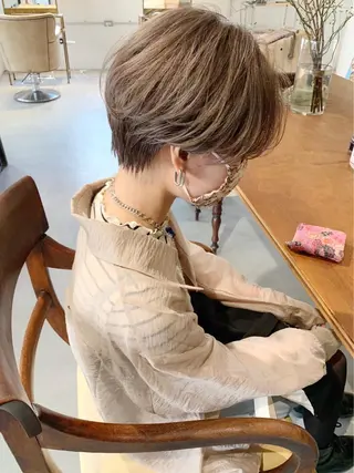 ショート カラー 聖 来のヘアスタイル