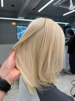 カラー サカモト ナオミのヘアスタイル