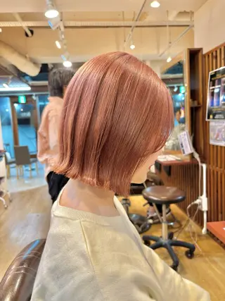 ショート カラー 女性目線でつくる ボブ縮毛矯正のヘアスタイル