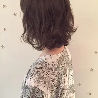 ミディアム 市川 千夏のヘアスタイル