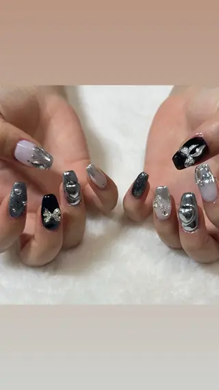 ミディアム yuka ⭐︎のネイルデザイン