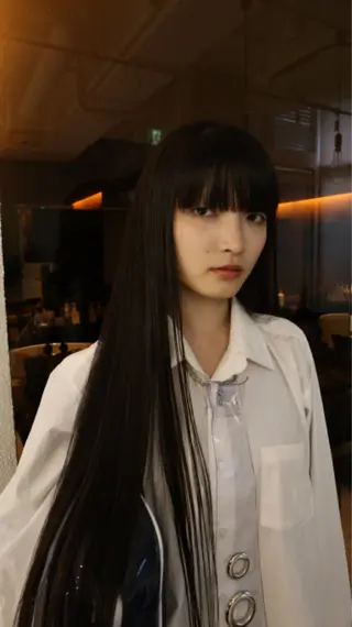 ロング riri🎀 透けカラー/ブリーチのヘアスタイル