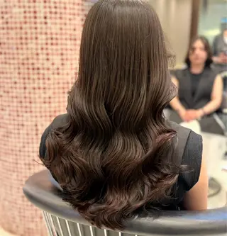 ロング パーマ コテ巻きパーマ💙 シノヤユイのヘアスタイル