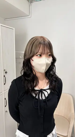 セミロング カラー piLLon mayuのヘアスタイル