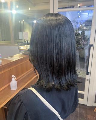 セミロング カラー くいた あやなのヘアスタイル
