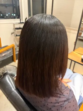 セミロング 透明感カラー/艶/ 暖色カラー/髪質改善のヘアスタイル