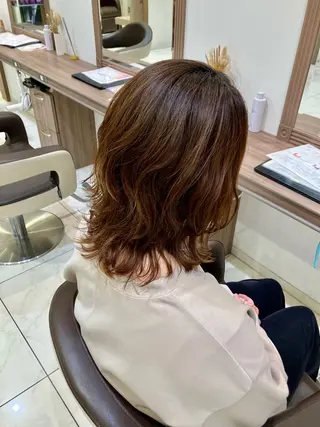 ミディアム パーマ ☂️Ash 新杉田☂️山本のヘアスタイル
