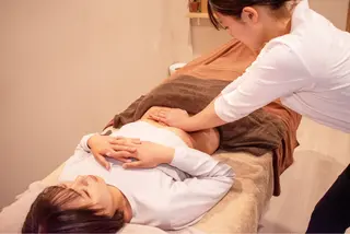 【腸もみ/冷却痩身】 お腹エステ/恵比寿のエステ・リラクイメージ