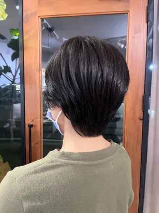 ショート 友 美海のヘアスタイル