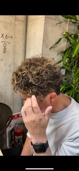 ミディアム パーマ メンズ メンズ縮毛矯正 細谷碧海のヘアスタイル
