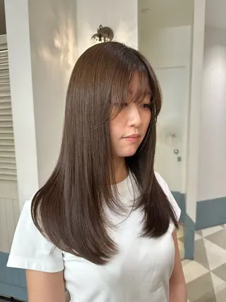 ロング カラー 安丸 結夏のヘアスタイル