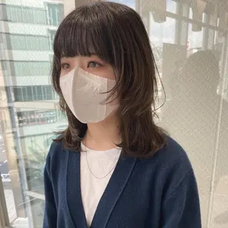 ミディアム ウルフカット／吉村 桃子のヘアスタイル