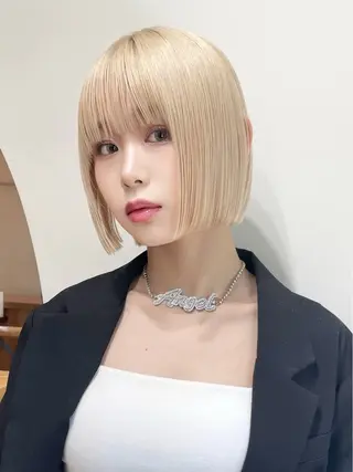 ショート カラー ハッシュカット&艶々 ハイトーン/ミワのヘアスタイル