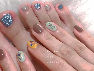 ミディアム ネイル Blowe ニュアンスのネイルデザイン