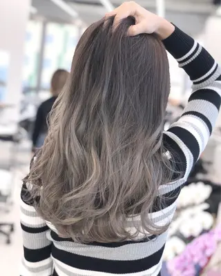 セミロング カラー ブリーチ 透明感HIDEのヘアスタイル