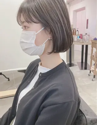 ショート カラー コテ巻き風パーマ 縮毛矯正が得意のヘアスタイル