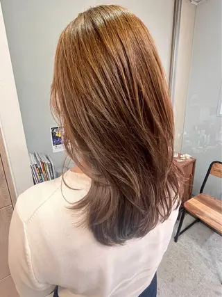 セミロング カラー 奥田 彩乃🧸🩵のヘアスタイル