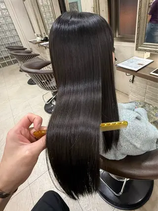ロング 地毛風ストレート 早坂裕真のヘアスタイル