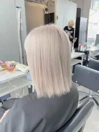 ミディアム カラー 🫧艶ダブルカラー ブリーチ🫧トモヤのヘアスタイル
