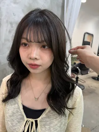 ロング カラー 三條 朋香のヘアスタイル