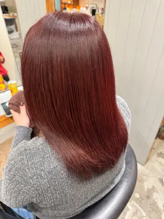 カラー ROSTAR セイゴのヘアスタイル