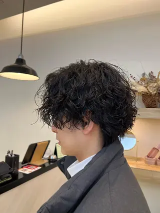 ミディアム パーマ メンズ 🇺🇸サーフカール 🇺🇸ケンシロウのヘアスタイル