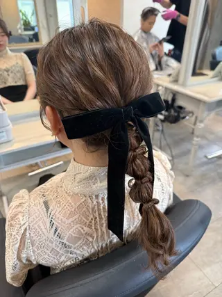 セミロング ヘアアレンジ はやしほのか| ヘアセット×カラーのヘアスタイル