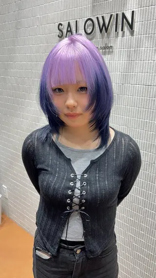 ミディアム カラー ブリーチ毛の縮毛矯正 ハイトーン/岡本智樹のヘアスタイル