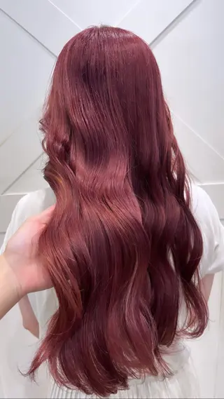 ロング カラー ハイトーンカラー シールエクステのヘアスタイル