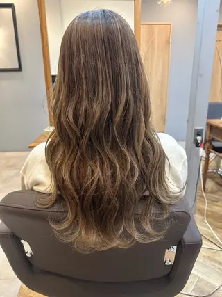 セミロング ❤️可愛いハイトーン を造る❤️AKIRAのヘアスタイル