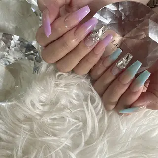 ネイル lavia🖤 ayumiのネイルデザイン