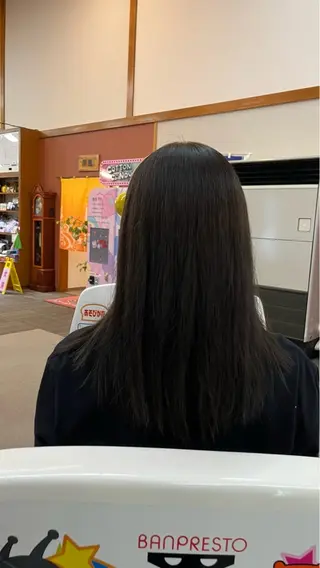カラー 岩崎 美咲のヘアスタイル