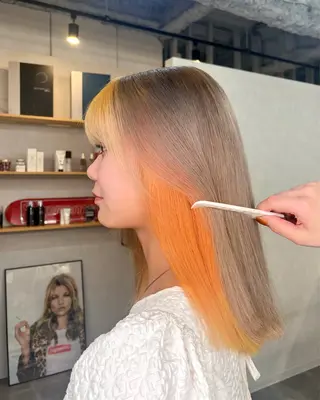 セミロング カラー ハイトーン カラーのヘアスタイル