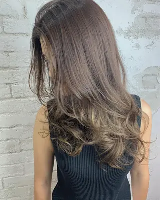 セミロング 🌈白髪ぼかし特化 🌈naokoのヘアスタイル
