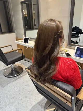 ロング カラー ヘアアレンジ ヘアセット/レイヤー 赤み消し/はるかのヘアスタイル