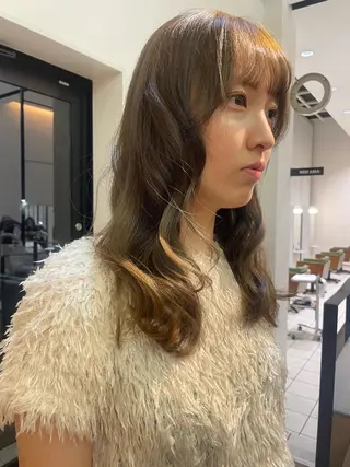 セミロング カラーモデル/太田 遙のヘアスタイル