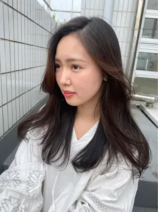 ロング yuu/髪質改善 カラー🌛のヘアスタイル