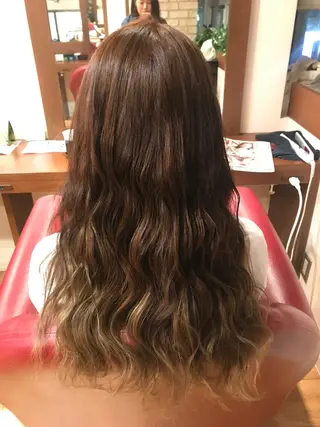 ロング カラー 銀座フリーランススタ イリストMIYUKIのヘアスタイル