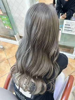 カラー 廣藤 梨花のヘアスタイル